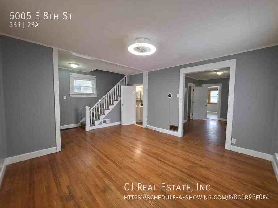 5005 E 8th St - Photo 3 of 11