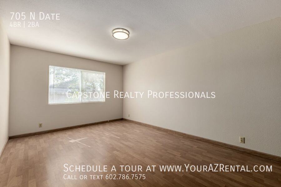 705 N Date - Photo 2 of 17