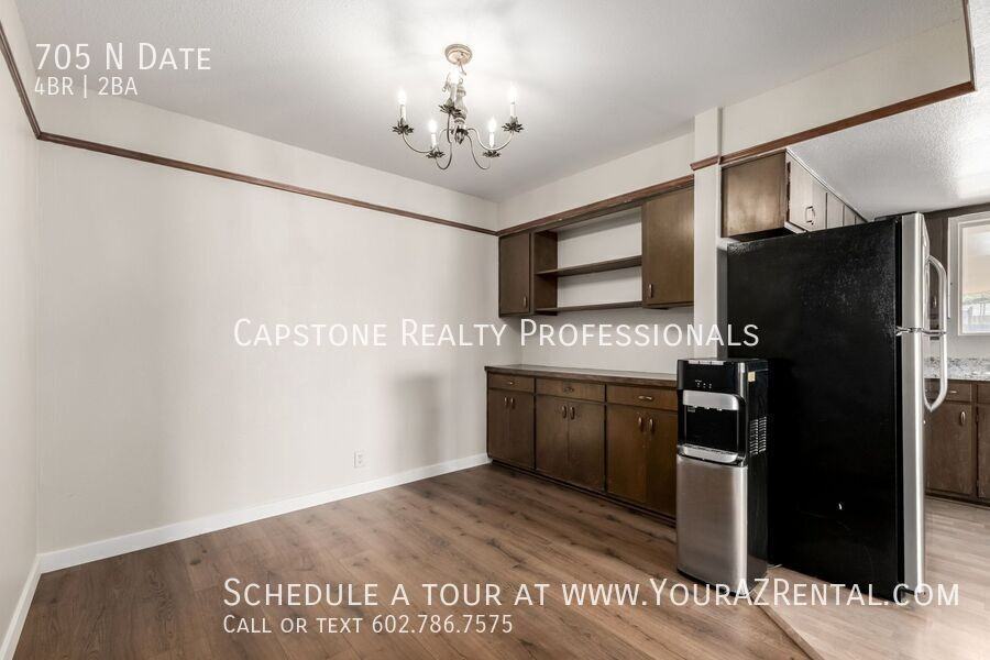 705 N Date - Photo 6 of 17