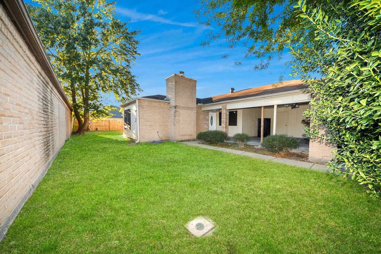 2471 Falls Church Drive - Photo 6 of 7