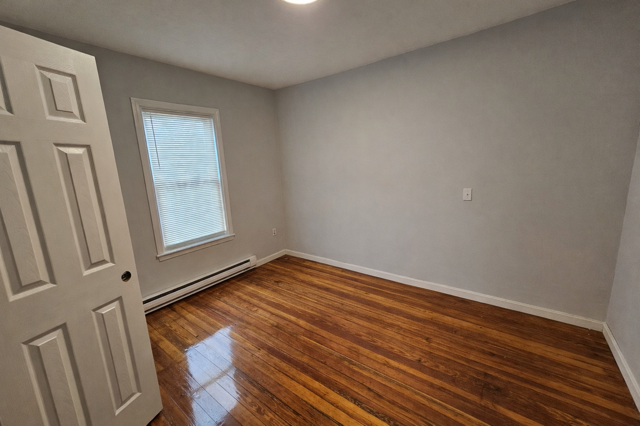 77 Dunham Street #2 - Photo 4 of 7