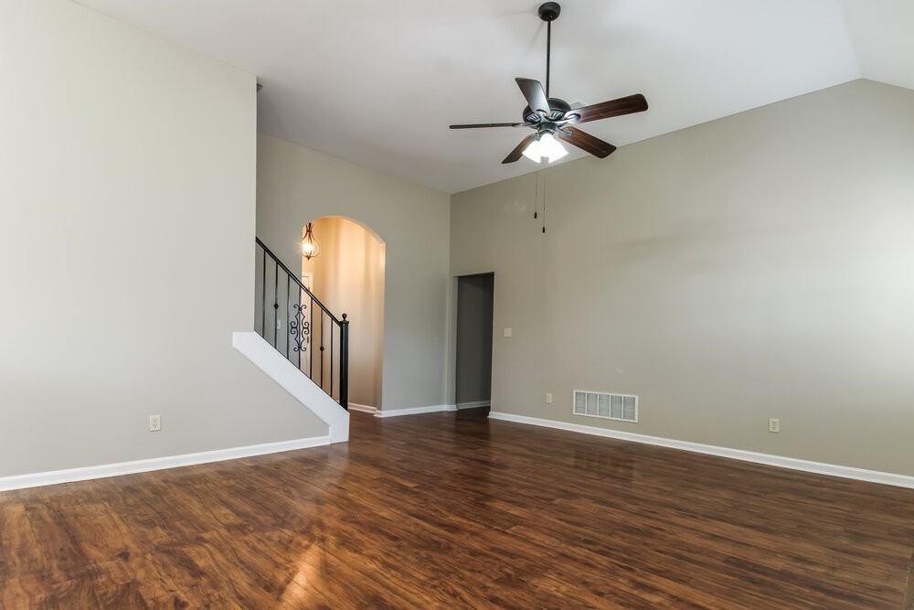 3080 Greenhouse Dr - Photo 6 of 17