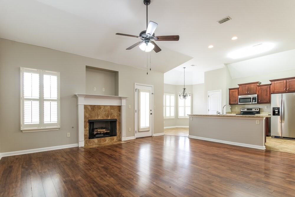 3080 Greenhouse Dr - Photo 7 of 17