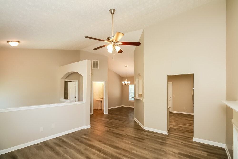 4420 Roche St - Photo 6 of 17