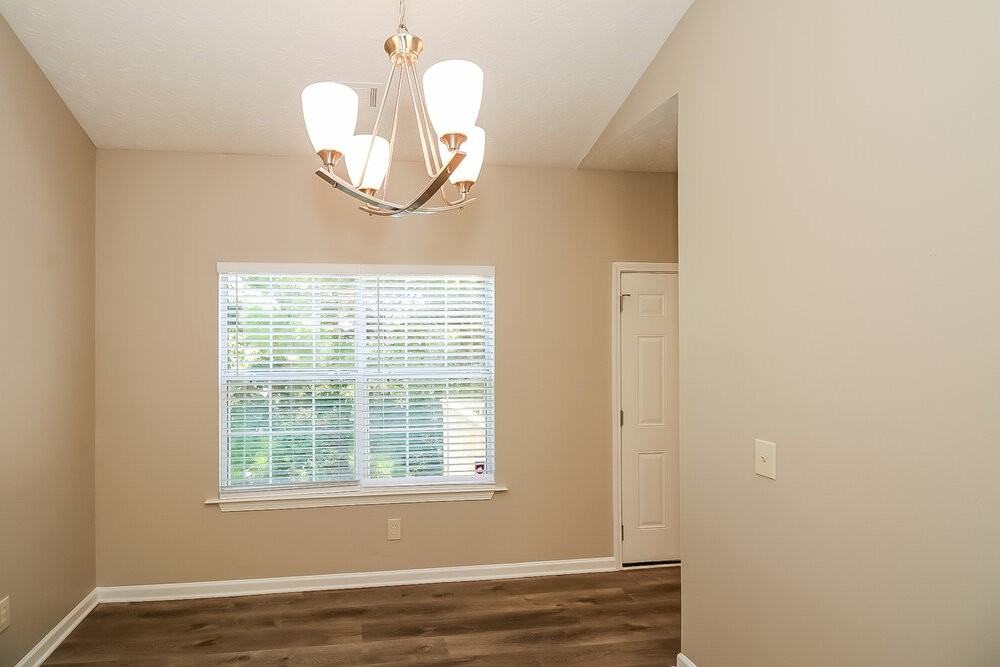 4420 Roche St - Photo 7 of 17