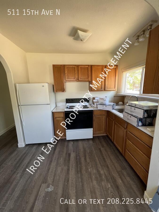 511 15th Ave N - Photo 2 of 15