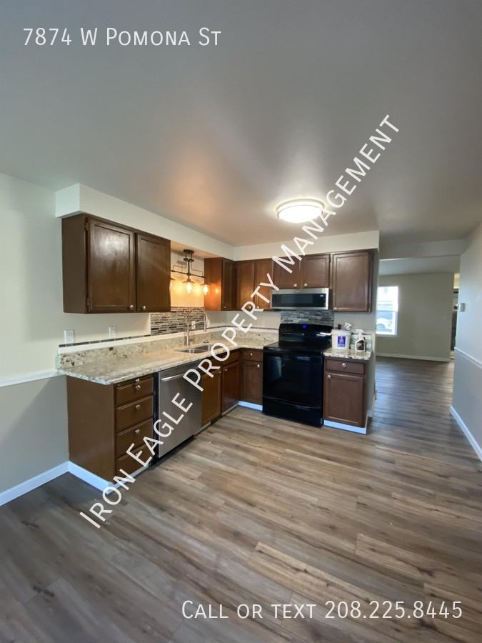 7874 W Pomona St - Photo 3 of 11