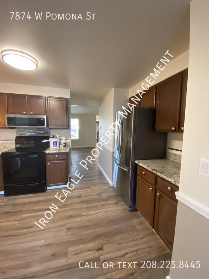 7874 W Pomona St - Photo 4 of 11