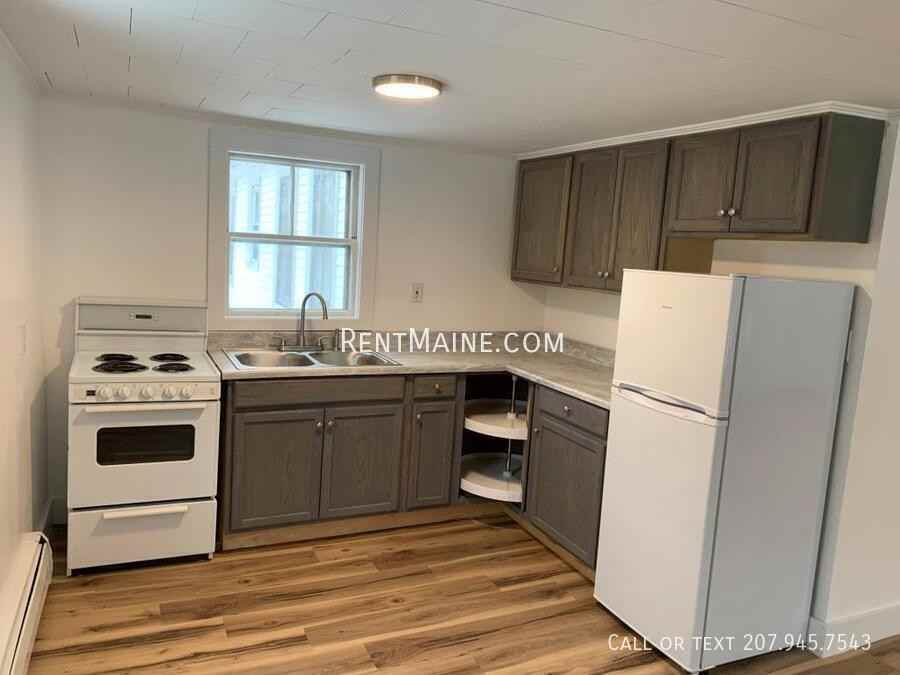 1084 School St #2 - Photo 2 of 11