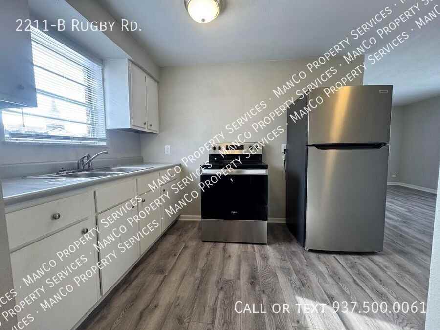 2211 Rugby Rd Apt B - Photo 4 of 11