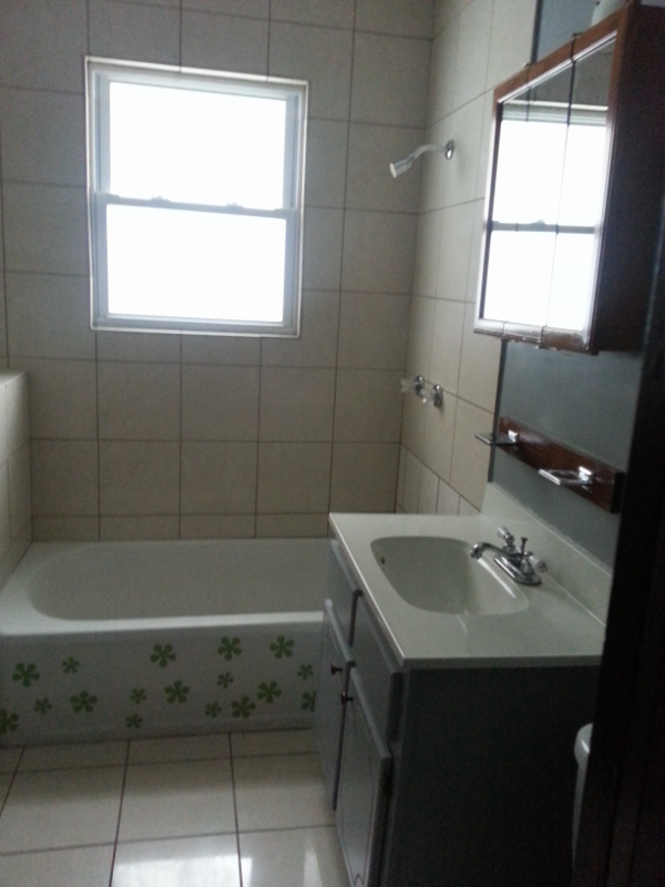 300 N Lockwood Ave #2 - Photo 6 of 7