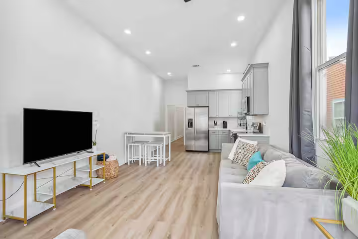 1745 N Rocheblave St - Photo 6 of 10