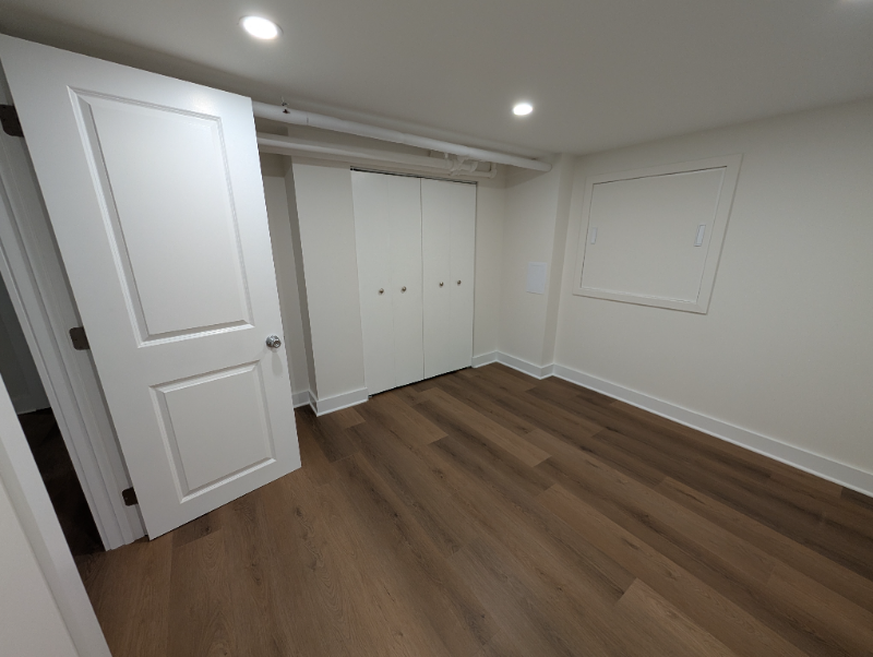 4159 N Ridgeway Ave #B - Photo 7 of 8