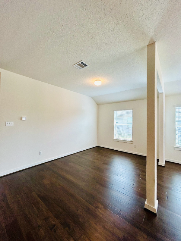 741 Carol Dr - Photo 6 of 35