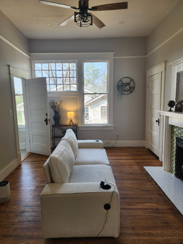 343 Adelle St - Photo 4 of 24