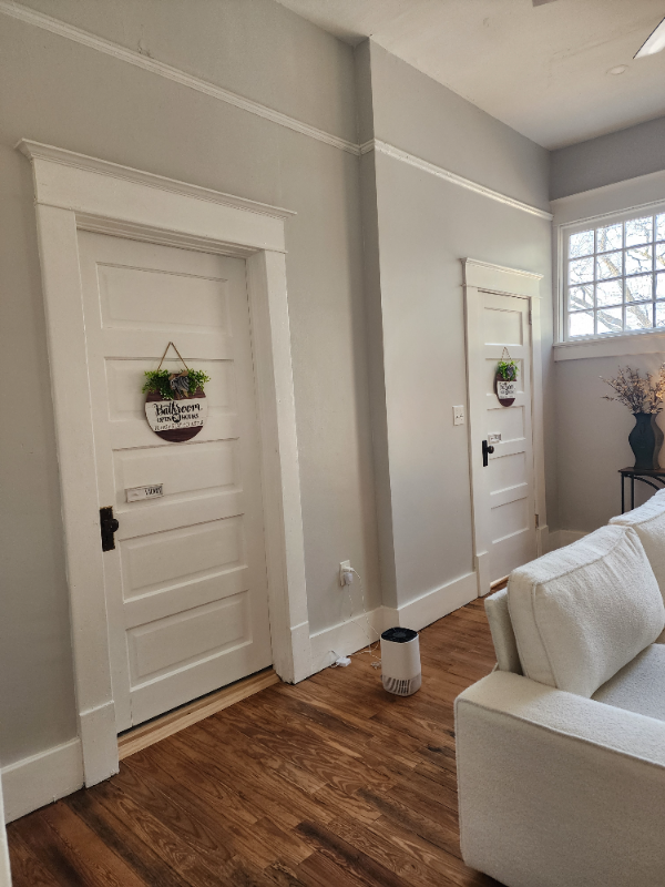 343 Adelle St - Photo 5 of 24