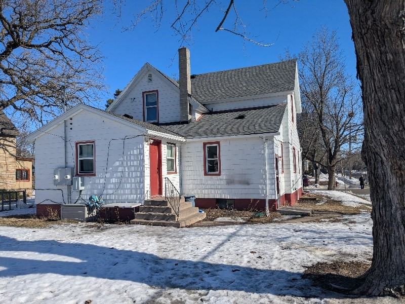 627 7th Ave S #A - Photo 6 of 20