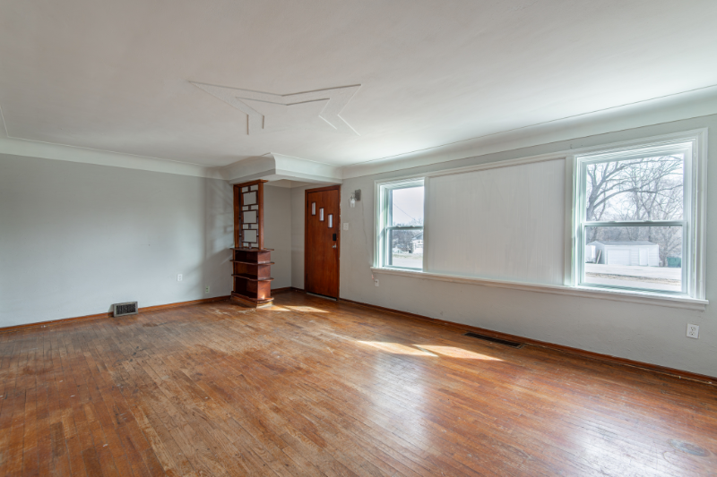 601 Riverview Dr - Photo 5 of 20