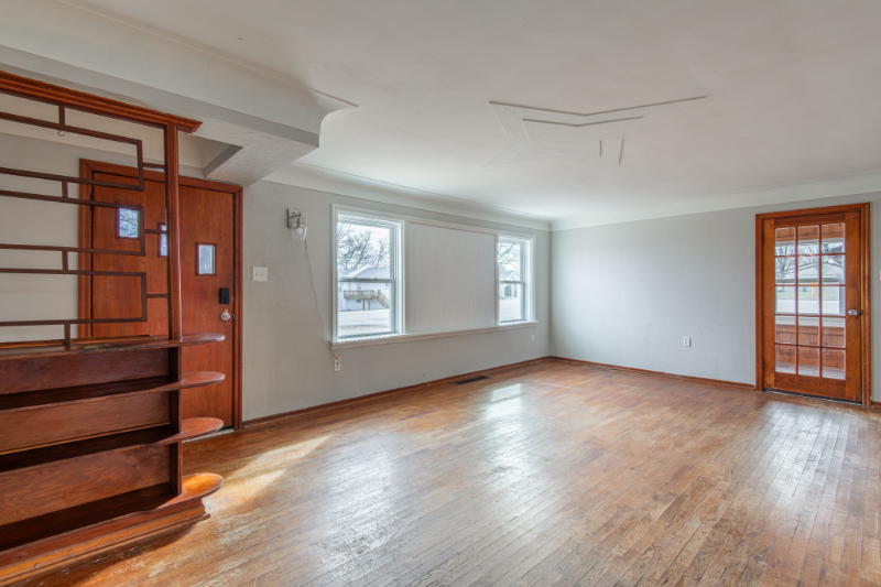 601 Riverview Dr - Photo 6 of 20