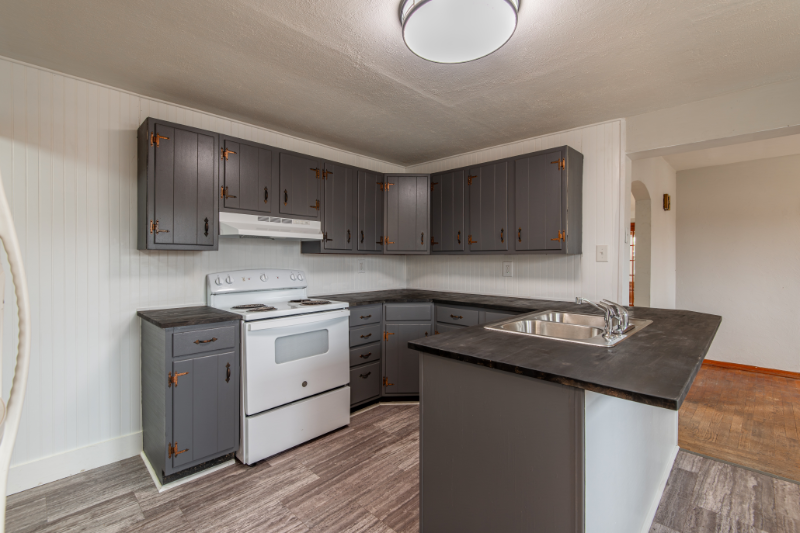 601 Riverview Dr - Photo 7 of 20