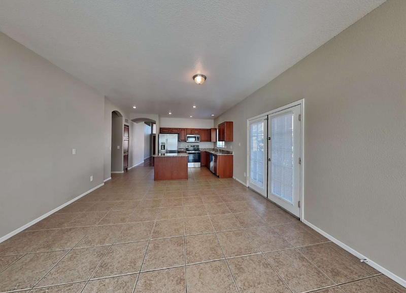 2508 N Silverado - Photo 4 of 11