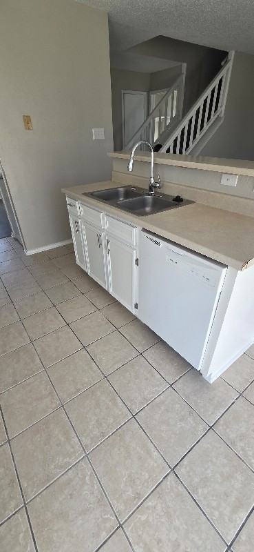 2710 Willow Springs Rd - Photo 4 of 11