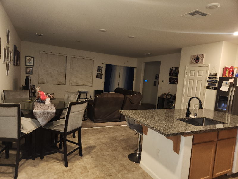 2215 S Vista St - Photo 3 of 6