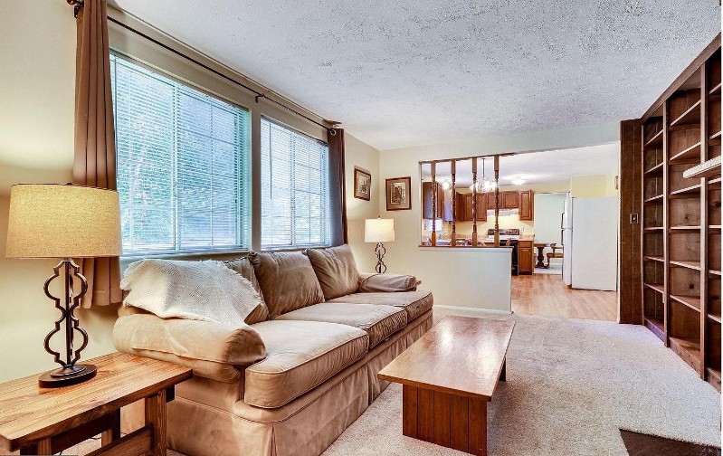 9417 Mirror Pond Dr - Photo 4 of 20