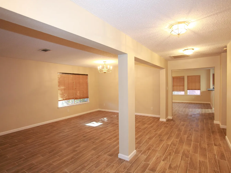 955 Wisperwood Dr - Photo 2 of 10