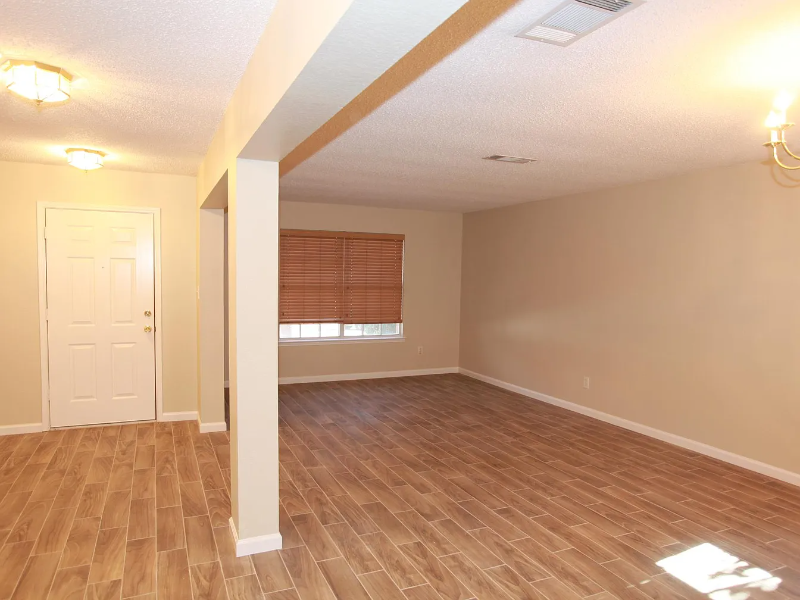 955 Wisperwood Dr - Photo 4 of 10