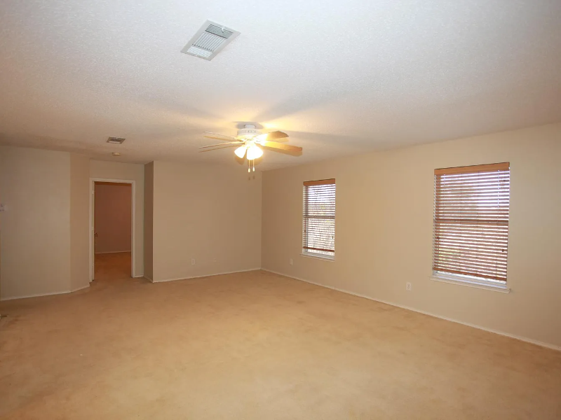 955 Wisperwood Dr - Photo 5 of 10