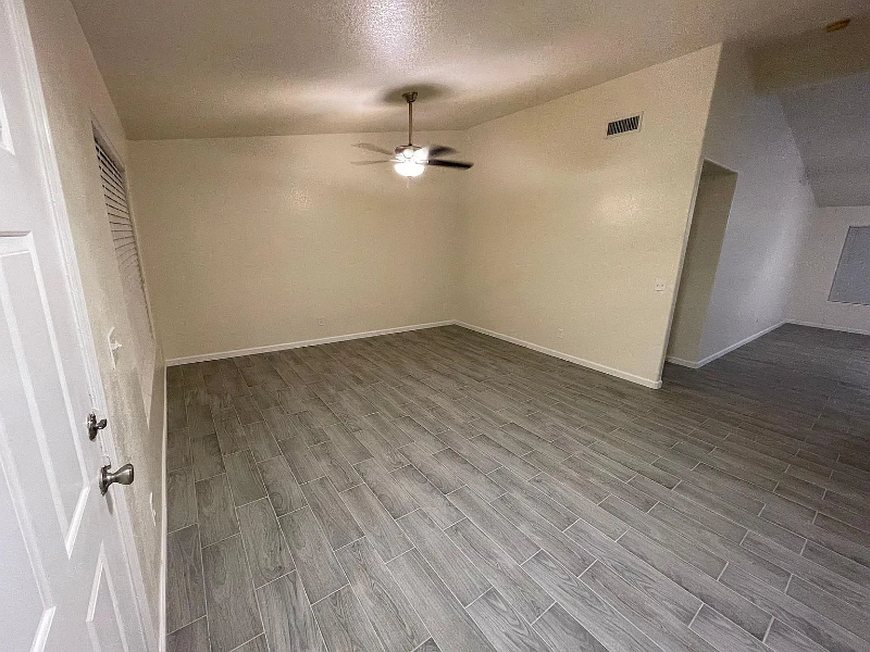 8019 S Muddy Creek Dr - Photo 2 of 18