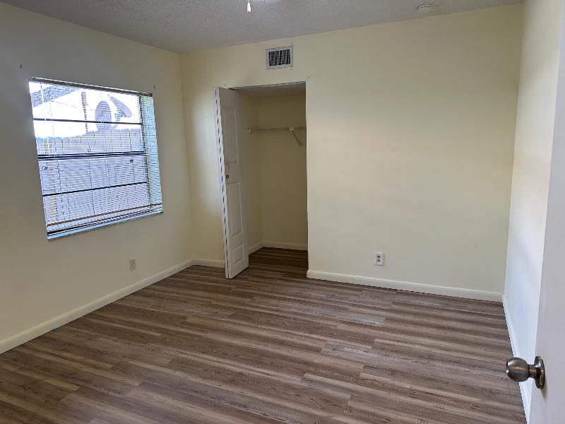 8208 Sw 12th Pl - Photo 2 of 10