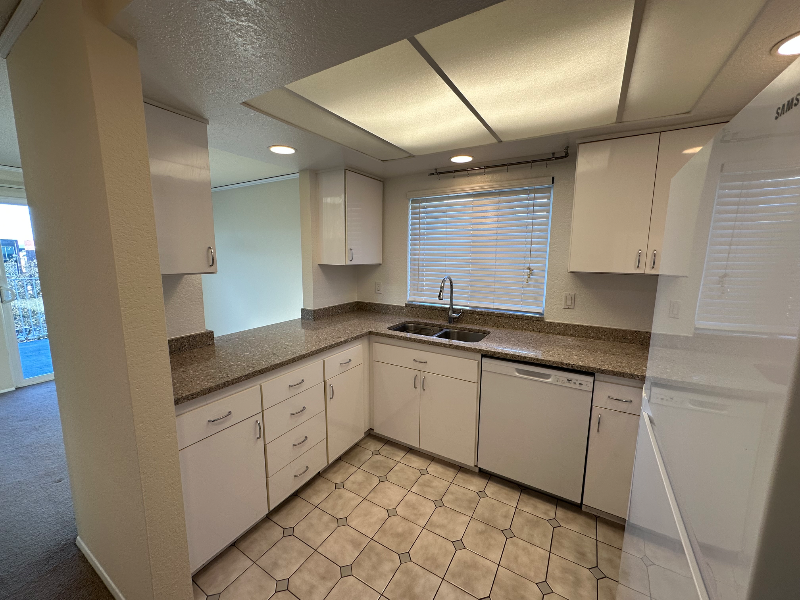 1815 14th Ave #9 - Photo 4 of 20