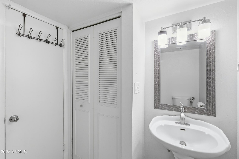 3701 S Mill Ave - Photo 3 of 20