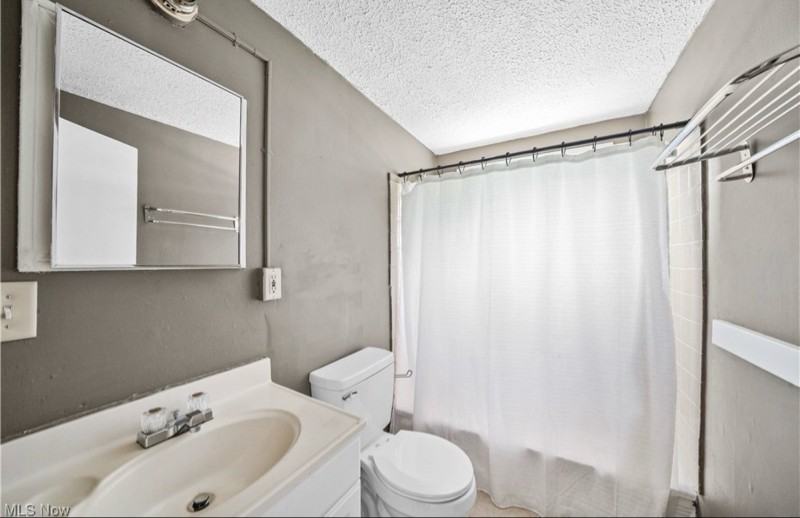 1369 Adelaide Ave Se #2 - Photo 7 of 9