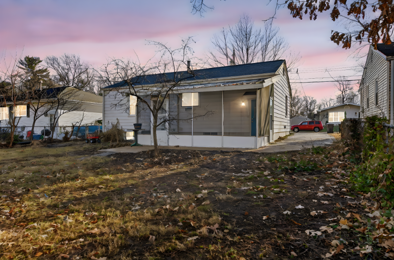 865 Boone St - Photo 2 of 15