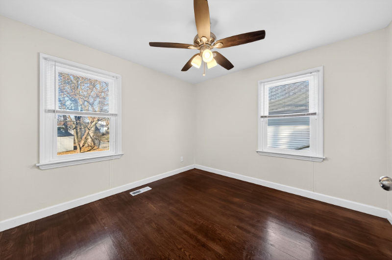 865 Boone St - Photo 3 of 15