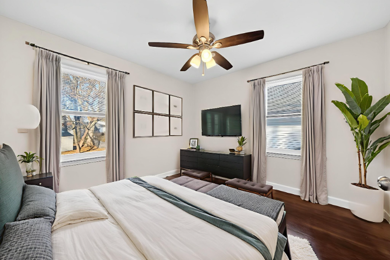 865 Boone St - Photo 4 of 15