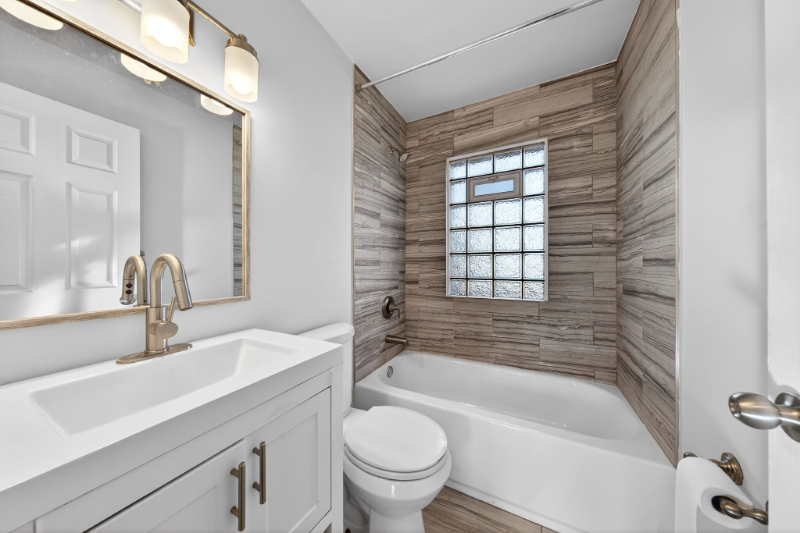 865 Boone St - Photo 6 of 15