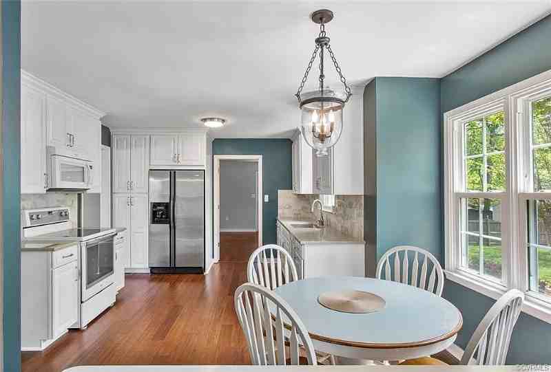 8025 Secretariat Dr - Photo 4 of 18