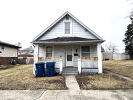 featured image of 3323 Halsted St