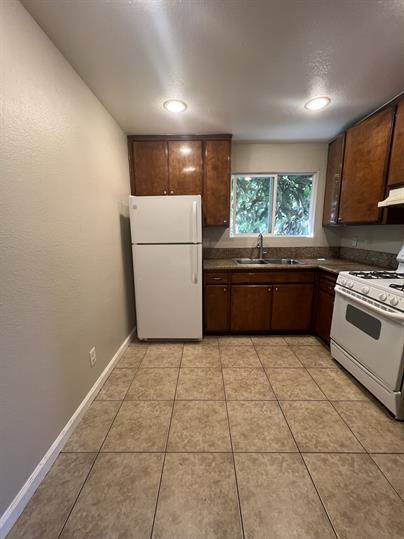 851 33rd St #1 - Photo 2 of 8