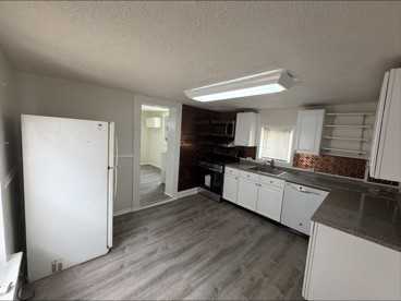 191 Parkinson Ave - Photo 4 of 14