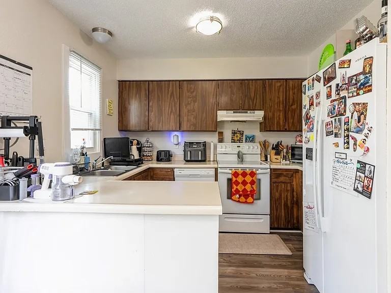 1012 W 1st Ave - Photo 6 of 16