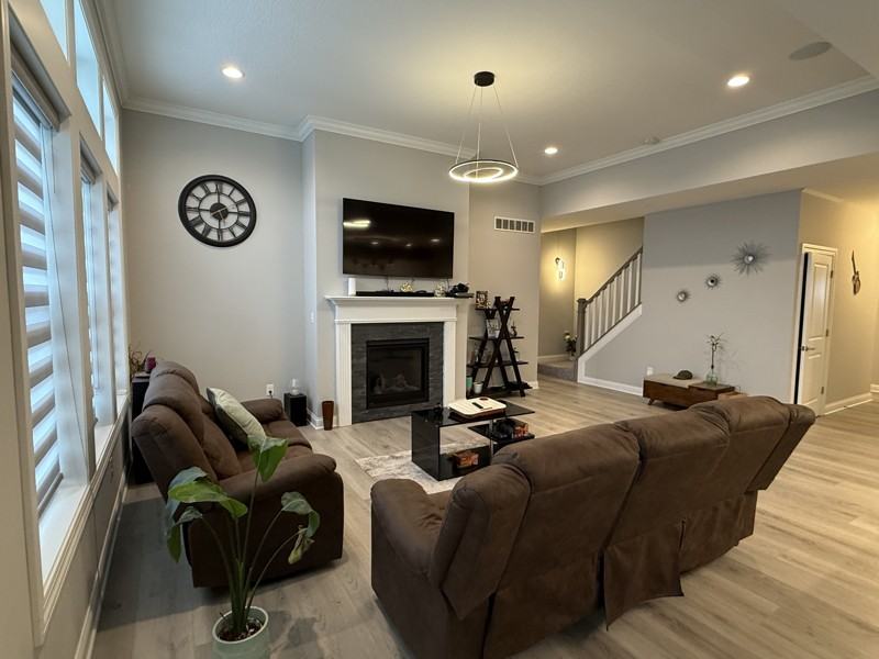 391 Village Ln - Photo 2 of 22