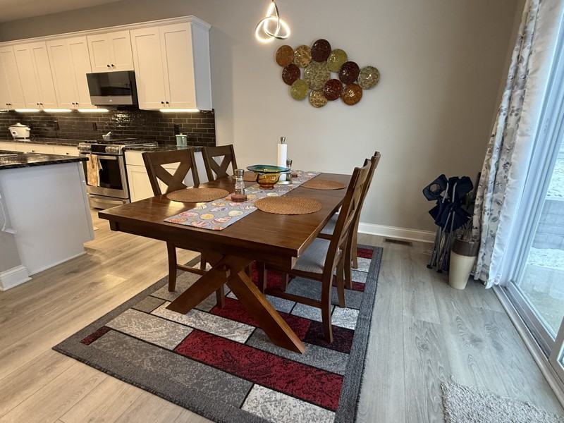 391 Village Ln - Photo 5 of 22