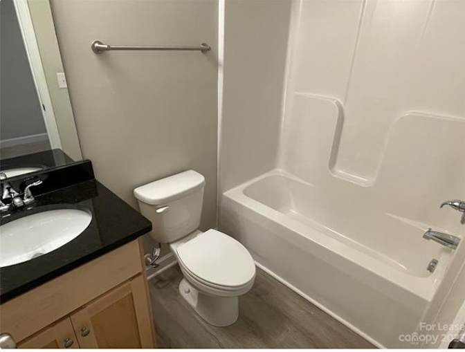 562 Kirk St - Photo 3 of 10