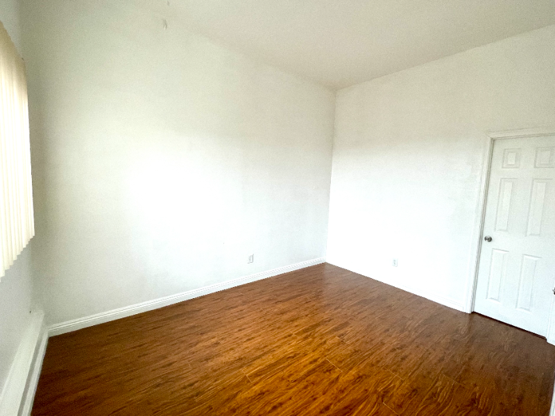 2177 W Crestwood Ln - Photo 4 of 12