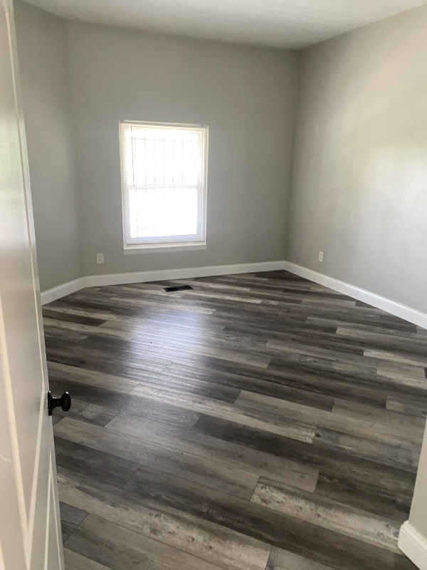 3400 E 14th St #2 - Photo 7 of 18